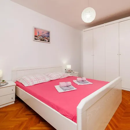 Mira Novi Vinodolski