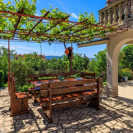 Mira * Novi Vinodolski
