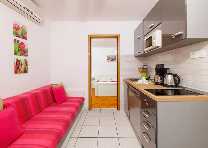 Mira Apartament *