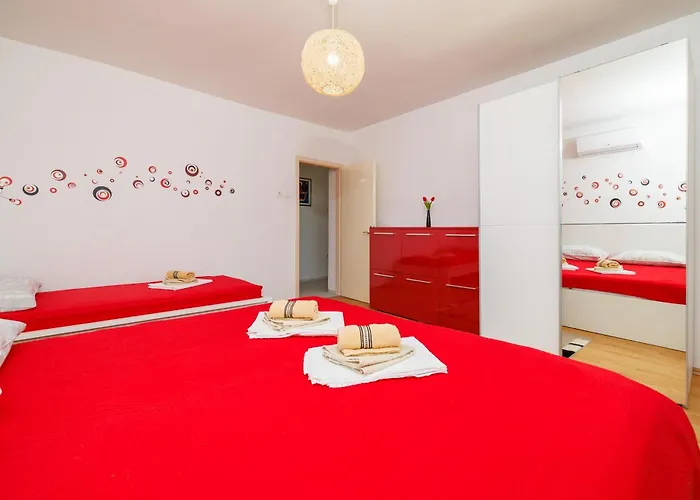 Mira Apartament *