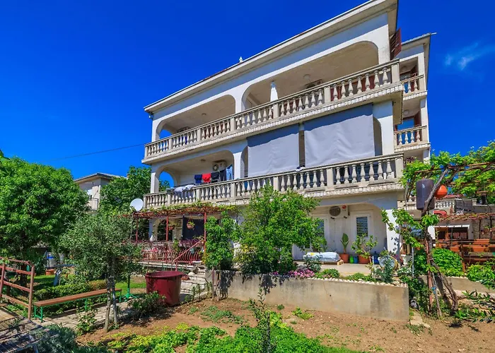 Mira Apartament *