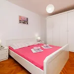 Mira Novi Vinodolski