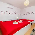 Mira Novi Vinodolski